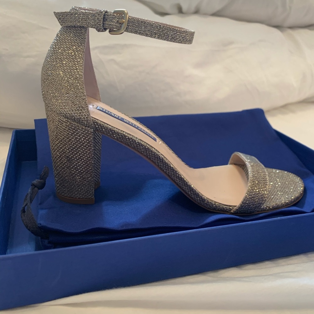 Stuart weitzman nearly nude platinum lame size 8.5